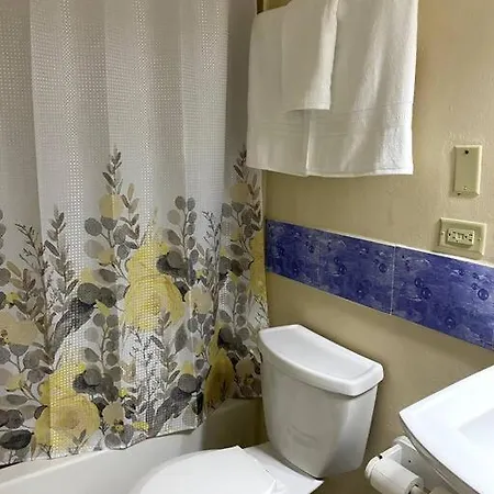 Lush Tropical Apartment Located In A 4-Star Resort Runaway Bay Exterior photo