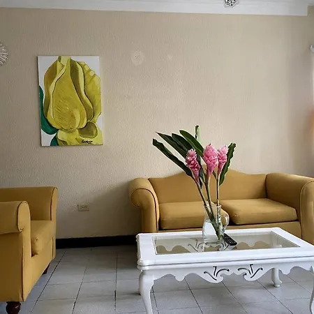 Lush Tropical Apartment Located In A 4-Star Resort Runaway Bay Exterior photo