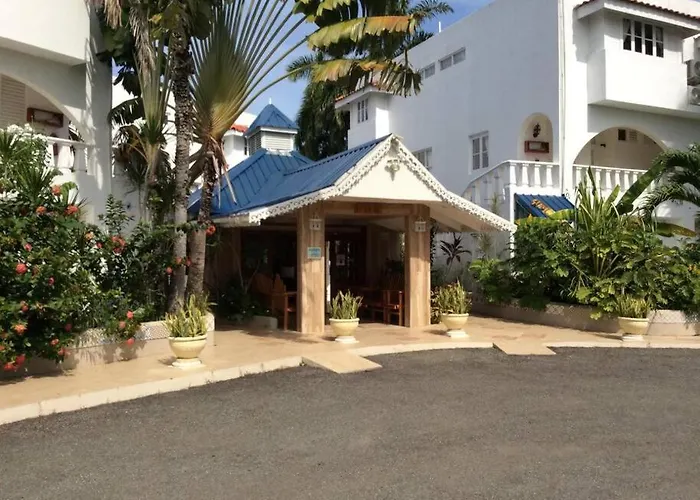 Lush Tropical Apartment Located In A 4-Star Resort