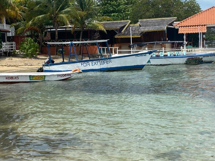 Lush Tropical Located In A 4-star Runaway Bay