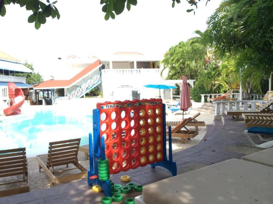 Apartment Lush Tropical Located In A 4-star *