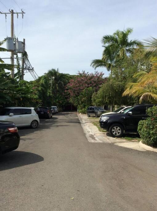 Lush Tropical Located In A 4-star Runaway Bay