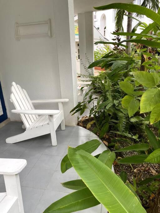 Lush Tropical Located In A 4-star Apartment