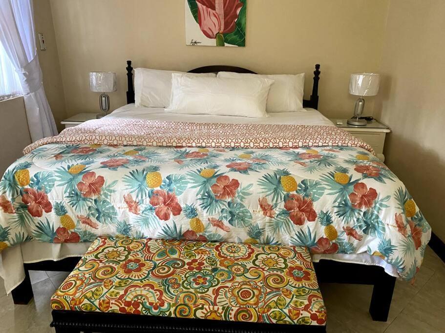 Apartment Lush Tropical Located In A 4-star *